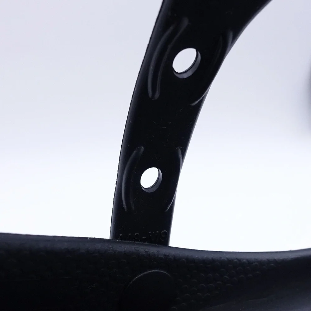 NEW Crocs x 7Eleven Classic Clogs 208272-001 Black/Orange - Picture 7 of 7